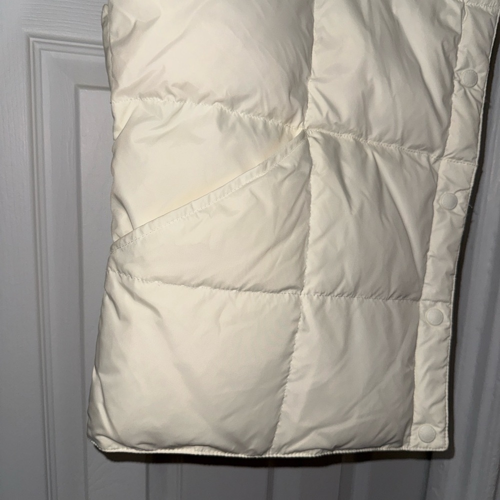 Lands' End Women's Ivory Puffer Vest - Picture 8 of 12